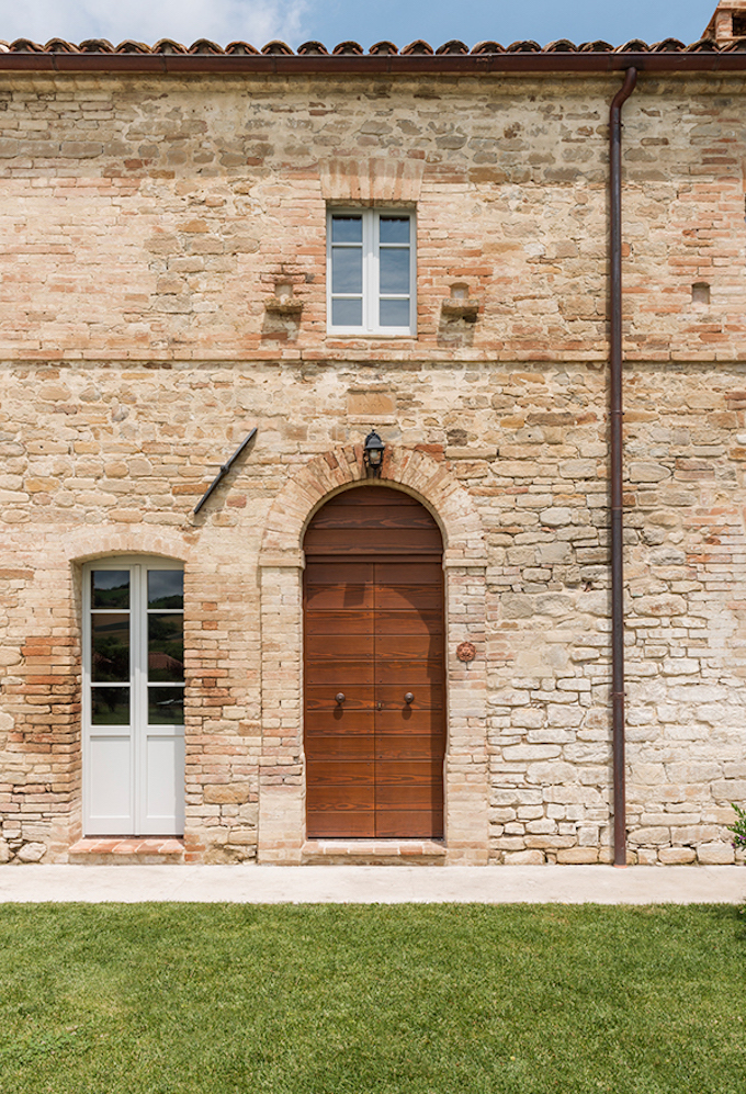 Beautiful Italian Villa in Tuscany by Roy David Studio