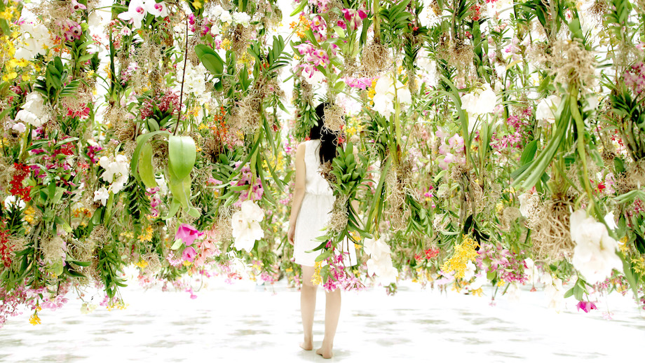 Floating Flower Garden by TeamLab