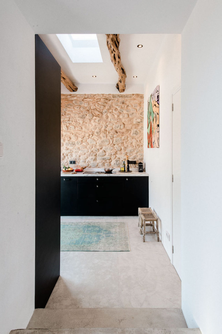 Old Stable Transformed Into a Contemporary Dream House — Artistic Odyssey