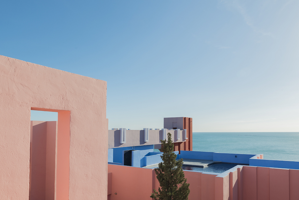 Photographer Andres Gallardo Albajar captures the beauty of La Muralla Roja 