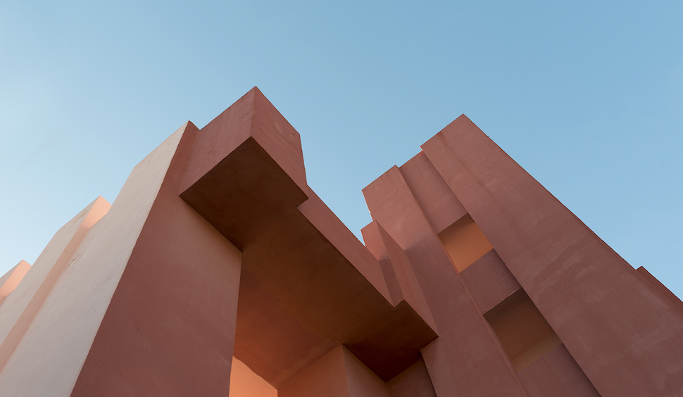 Photographer Andres Gallardo Albajar captures the beauty of La Muralla Roja 