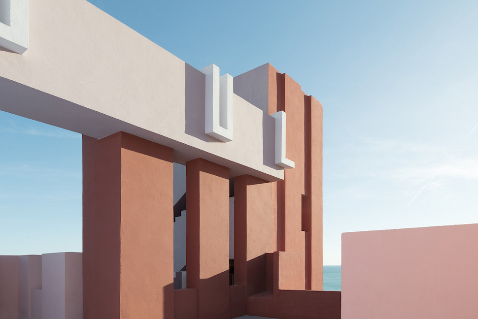 Photographer Andres Gallardo Albajar captures the beauty of La Muralla Roja 