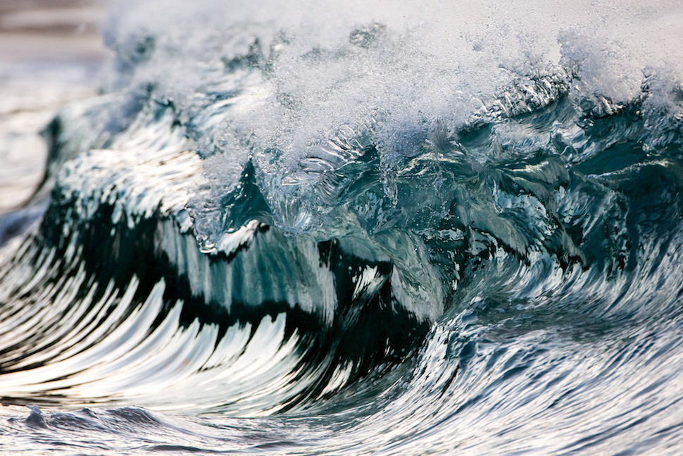 Photographer Pierre Carreau captures the beauty of Ocean Waves