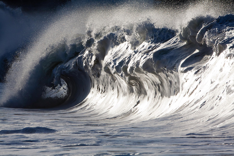 Photographer Pierre Carreau captures the beauty of Ocean Waves